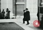 Standbild Ankunft der Würdenträger Paris Frankreich, 1919, aus Sekunde 22 historischem Filmmaterial Videoclip 65675026904