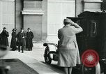 Standbild Ankunft der Würdenträger Paris Frankreich, 1919, aus Sekunde 23 historischem Filmmaterial Videoclip 65675026904