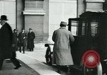 Standbild Ankunft der Würdenträger Paris Frankreich, 1919, aus Sekunde 25 historischem Filmmaterial Videoclip 65675026904