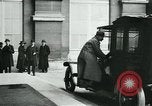 Standbild Ankunft der Würdenträger Paris Frankreich, 1919, aus Sekunde 26 historischem Filmmaterial Videoclip 65675026904