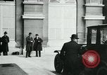 Standbild Ankunft der Würdenträger Paris Frankreich, 1919, aus Sekunde 28 historischem Filmmaterial Videoclip 65675026904
