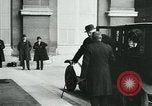 Standbild Ankunft der Würdenträger Paris Frankreich, 1919, aus Sekunde 32 historischem Filmmaterial Videoclip 65675026904