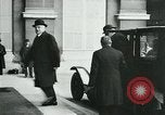 Standbild Ankunft der Würdenträger Paris Frankreich, 1919, aus Sekunde 34 historischem Filmmaterial Videoclip 65675026904
