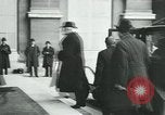 Standbild Ankunft der Würdenträger Paris Frankreich, 1919, aus Sekunde 35 historischem Filmmaterial Videoclip 65675026904