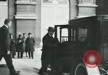 Standbild Ankunft der Würdenträger Paris Frankreich, 1919, aus Sekunde 40 historischem Filmmaterial Videoclip 65675026904