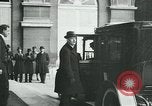 Standbild Ankunft der Würdenträger Paris Frankreich, 1919, aus Sekunde 42 historischem Filmmaterial Videoclip 65675026904