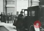 Standbild Ankunft der Würdenträger Paris Frankreich, 1919, aus Sekunde 45 historischem Filmmaterial Videoclip 65675026904
