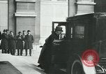 Standbild Ankunft der Würdenträger Paris Frankreich, 1919, aus Sekunde 46 historischem Filmmaterial Videoclip 65675026904