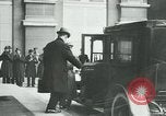 Standbild Ankunft der Würdenträger Paris Frankreich, 1919, aus Sekunde 50 historischem Filmmaterial Videoclip 65675026904