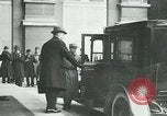 Standbild Ankunft der Würdenträger Paris Frankreich, 1919, aus Sekunde 51 historischem Filmmaterial Videoclip 65675026904