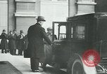 Standbild Ankunft der Würdenträger Paris Frankreich, 1919, aus Sekunde 52 historischem Filmmaterial Videoclip 65675026904