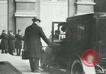 Standbild Ankunft der Würdenträger Paris Frankreich, 1919, aus Sekunde 55 historischem Filmmaterial Videoclip 65675026904