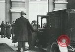 Standbild Ankunft der Würdenträger Paris Frankreich, 1919, aus Sekunde 57 historischem Filmmaterial Videoclip 65675026904
