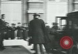 Standbild Ankunft der Würdenträger Paris Frankreich, 1919, aus Sekunde 59 historischem Filmmaterial Videoclip 65675026904