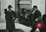 Immagine di La pace di Parigi i delegati della conferenza Parigi Francia, 1919, secondo 21 filmato di repertorio 65675026906
