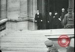 Standbild Ankunft und Abfahrt von Paris Frieden Delegierten Paris Frankreich, 1919, aus Sekunde 3 historischem Filmmaterial Videoclip 65675026907