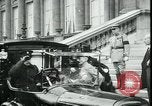 Standbild Ankunft und Abfahrt von Paris Frieden Delegierten Paris Frankreich, 1919, aus Sekunde 20 historischem Filmmaterial Videoclip 65675026907