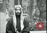 Standbild Ankunft und Abfahrt von Paris Frieden Delegierten Paris Frankreich, 1919, aus Sekunde 42 historischem Filmmaterial Videoclip 65675026907