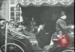 Immagine di Corsa di royalty Parigi Francia, 1919, secondo 1 filmato di repertorio 65675026909