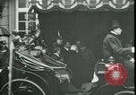 Immagine di Corsa di royalty Parigi Francia, 1919, secondo 5 filmato di repertorio 65675026909