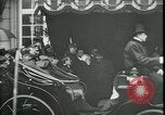 Immagine di Corsa di royalty Parigi Francia, 1919, secondo 9 filmato di repertorio 65675026909