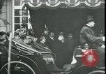 Immagine di Corsa di royalty Parigi Francia, 1919, secondo 10 filmato di repertorio 65675026909