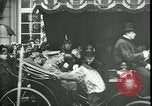 Immagine di Corsa di royalty Parigi Francia, 1919, secondo 19 filmato di repertorio 65675026909