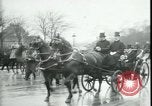 Immagine di Corsa di royalty Parigi Francia, 1919, secondo 25 filmato di repertorio 65675026909