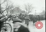 Immagine di Corsa di royalty Parigi Francia, 1919, secondo 28 filmato di repertorio 65675026909