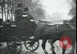 Immagine di Corsa di royalty Parigi Francia, 1919, secondo 31 filmato di repertorio 65675026909