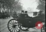 Immagine di Corsa di royalty Parigi Francia, 1919, secondo 33 filmato di repertorio 65675026909