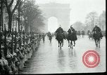 Immagine di Corsa di royalty Parigi Francia, 1919, secondo 43 filmato di repertorio 65675026909