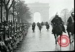 Immagine di Corsa di royalty Parigi Francia, 1919, secondo 47 filmato di repertorio 65675026909