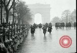 Immagine di Corsa di royalty Parigi Francia, 1919, secondo 50 filmato di repertorio 65675026909