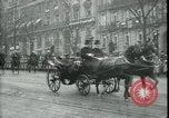Immagine di Corsa di royalty Parigi Francia, 1919, secondo 53 filmato di repertorio 65675026909