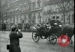 Immagine di Corsa di royalty Parigi Francia, 1919, secondo 54 filmato di repertorio 65675026909