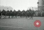Immagine di Royal Ride Parigi Francia, 1919, secondo 42 filmato di repertorio 65675026910