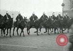 Immagine di Royal Ride Parigi Francia, 1919, secondo 45 filmato di repertorio 65675026910