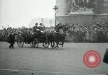 Immagine di Royal Ride Parigi Francia, 1919, secondo 53 filmato di repertorio 65675026910