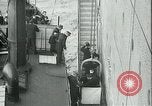 Immagine di Barca di spedizione Il porto di Brest Francia, 1918, secondo 46 filmato di repertorio 65675026928