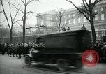 Standbild Massen von Paris Paris Frankreich, 1919, aus Sekunde 19 historischem Filmmaterial Videoclip 65675026950