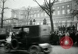 Standbild Massen von Paris Paris Frankreich, 1919, aus Sekunde 26 historischem Filmmaterial Videoclip 65675026950