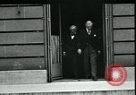 Standbild David Lloyd George Paris Frankreich, 1919, aus Sekunde 26 historischem Filmmaterial Videoclip 65675026975