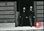 Standbild David Lloyd George Paris Frankreich, 1919, aus Sekunde 27 historischem Filmmaterial Videoclip 65675026975