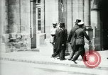 Standbild Woodrow Wilson Saint Germain-en-Laye Seine-et-Oise Frankreich, 1919, aus Sekunde 32 historischem Filmmaterial Videoclip 65675026982