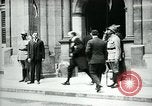 Standbild Woodrow Wilson Saint Germain-en-Laye Seine-et-Oise Frankreich, 1919, aus Sekunde 34 historischem Filmmaterial Videoclip 65675026982