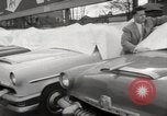 Immagine di Pock marchi sul parabrezza Seattle Washington USA, 1954, secondo 22 filmato di repertorio 65675026993