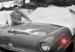 Immagine di Pock marchi sul parabrezza Seattle Washington USA, 1954, secondo 25 filmato di repertorio 65675026993