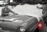 Immagine di Pock marchi sul parabrezza Seattle Washington USA, 1954, secondo 26 filmato di repertorio 65675026993