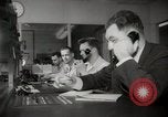 Immagine di Pock marchi sul parabrezza Seattle Washington USA, 1954, secondo 27 filmato di repertorio 65675026993